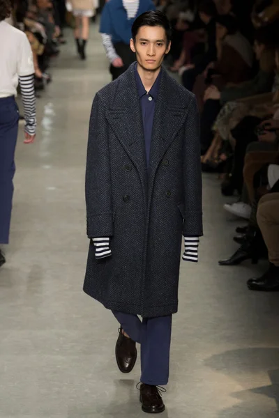 Look 25